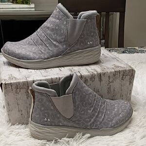 Ryka Niah Light Gray Slip-On Women's Leopard Print Sneakers SZ 8.5 Wide